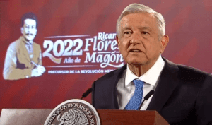 Pueden tomar la Torre de Pemex, porque no daremos contratos ni plazas: AMLO