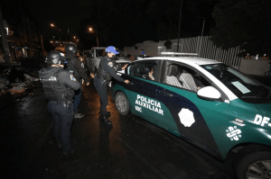 Fueron remitidos siete personas al juez calificador por tirar basura en la calle por el operativo “Limpiando C uauhtémoc”