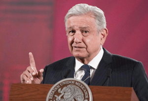 AMLO felicita a Checo Pérez por su triunfo en el GP de Mónaco y al Atlas por ser bicampeón