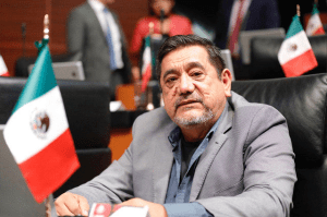 Salgado Macedonio regresa a sus actividades como senador