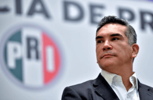 Alejandro Moreno exhibe audio donde muestra que Manuel Velasco prueba que hay persecución política en su contr a