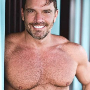 El actor Julian Gil anuncia que fue diagnosticado con cáncer de piel