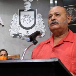 Ejecutan a Diputado Local de Colima a las puertas de su domicilio y lesionan a su acompañante