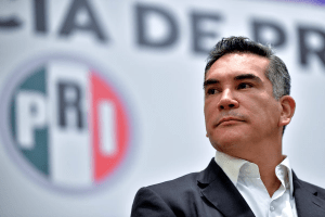 Alito Moreno amenaza a Fayat y a Murat con expulsarlos del PRI si aceptan algún cargo en el gobierno