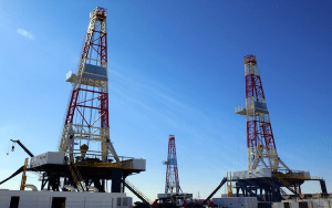 Se incrementan los precios del petróleo por falta de inventarios en EU