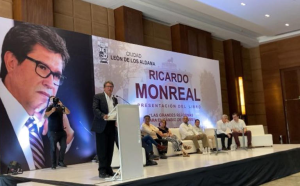 Mi permanencia en Morena es por la dignidad del partido: Monreal