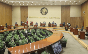 Entre descalificaciones de partidos, INE designa a los nuevos OPLES