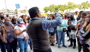 Antorchistas se manifiestan frente a Televisa, denuncian el pésimo gobierno de Claudia Sheinbaum