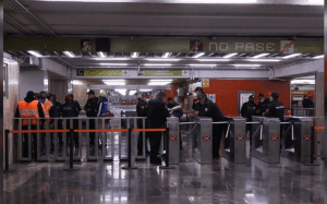 Por segundo día consecutivo se arroja otra persona a las vías del metro Hidalgo