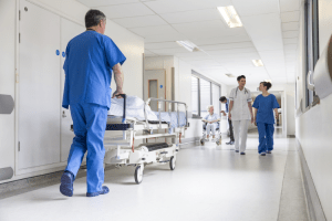 Son casi 90 quejas las que recibe Profeco contra hospitales privados