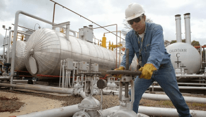 Cofece ve riesgos en competencia de gas natural por estrategia de Sener