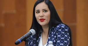La Barriada/Martín Aguilar/El que pega primero
