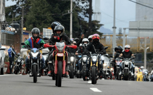 Las rodadas de motos deben de hacerse con permiso: Sheinbaum