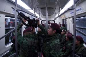Militares practican disuasión de actos terroristas y de secuestro en el Sistema de Transporte Colectivo Metro