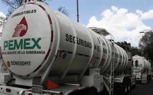 Pemex avanza en la venta de combustibles