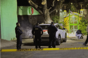 Ejecutan a sujeto a bordo de su camioneta en la GAM