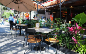 Listos restauranteros para recibir a clientes por el partido México-Argentina