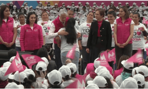 Más de 7 mil tarjetas de Salario Rosa entrega Del Mazo en Naucalpan