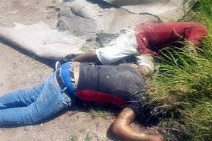 8 de 25 Encuentran dos cadáveres con el tiro de gracia