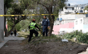 Fallece sujeto tras caer a un canal de aguas negras en Ecatepec
