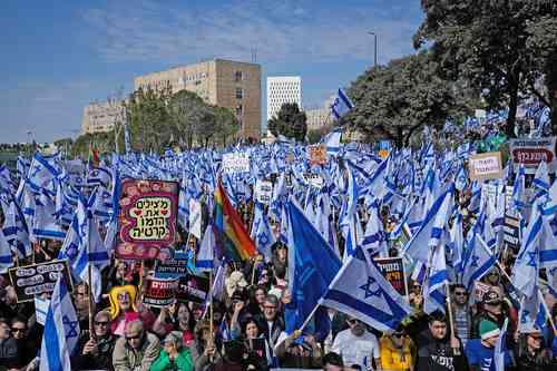 Avanza reforma judicial en Israel pese a multitudinarias protestas