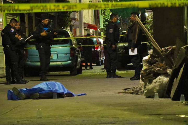 Ejecutan a sujeto en la colonia Campamento dos de octubre en Iztacalco