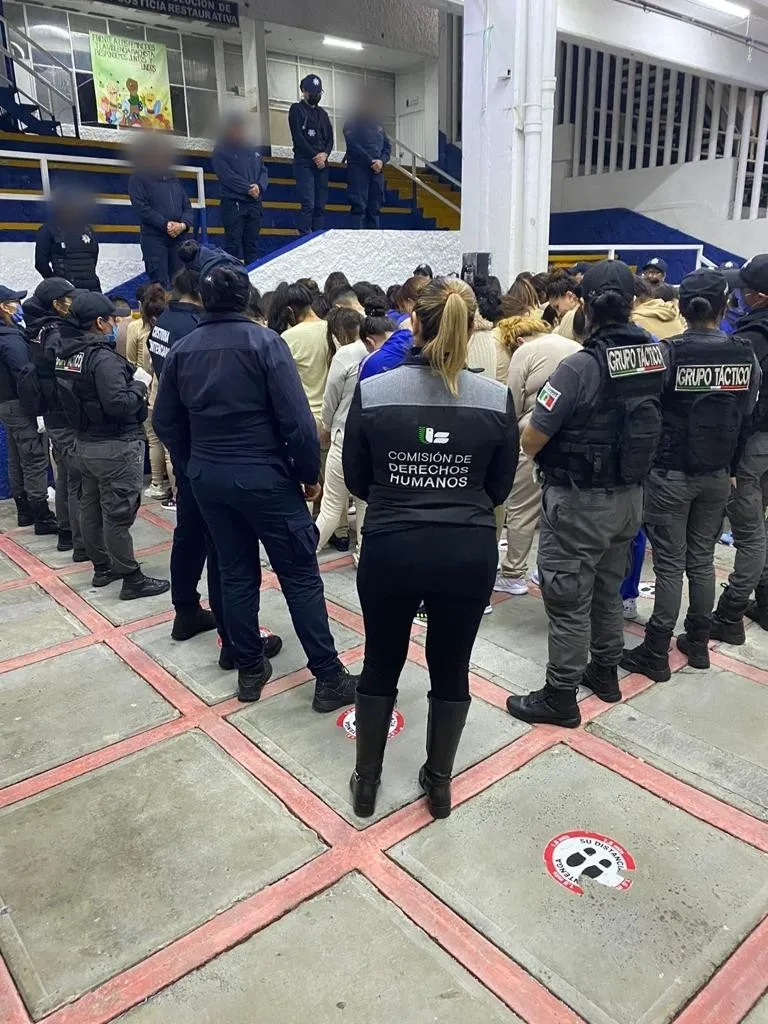 La CODHM Supervisa Operativo para Traslado de 50 PPL Mujeres del CPRS Tlalnepantla a  penitenciaría de mujeres  en NezahualcóyotlEdoméx