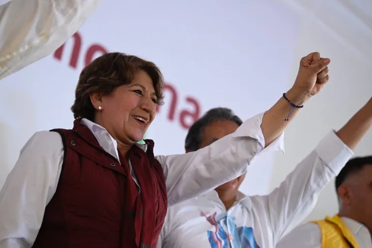 Delfina Gómez supera por 18 puntos a Del Moral en laprimera encuesta publicada por Mendoza Blanco & Asociados t ras inicio decampañas en Edoméx