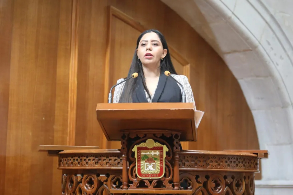 Renuncia Mónica Granillo como diputada de Nueva Alianza CDMX