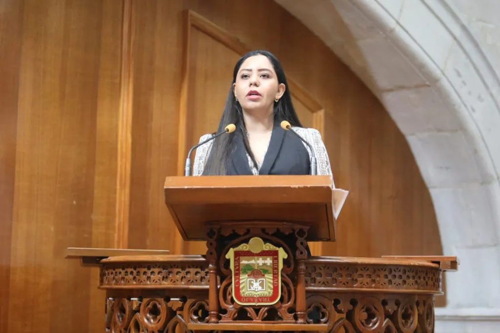 Renuncia Mónica Granillo como Diputada de Nueva Alianza en México