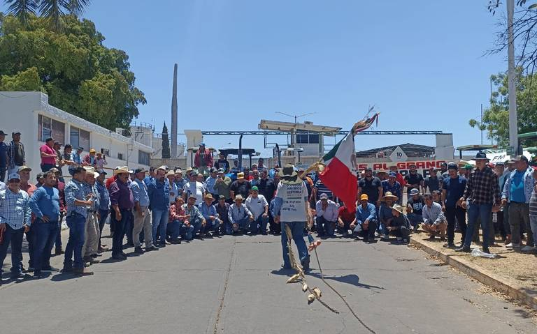 Posponen reunión de agricultores de Sinaloa con el gobierno federal hasta que liberen instalaciones de Pem ex