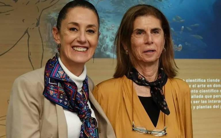 Sheinbaum recibe críticas por premio a su madre, acusa mezquindad de opositores