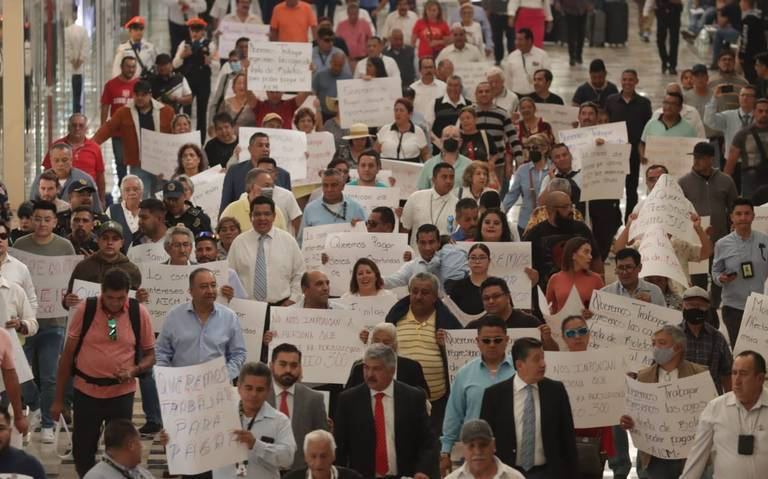 Taxistas del AICM exigen diálogo con las autoridades, se manifestaron en la Terminal 1