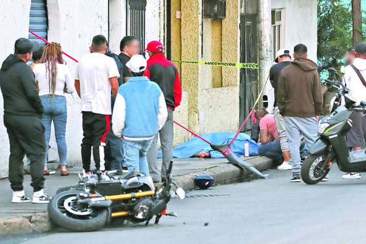 Fallece motociclista al derrapar en Circuito Interior con el pavimento mojado