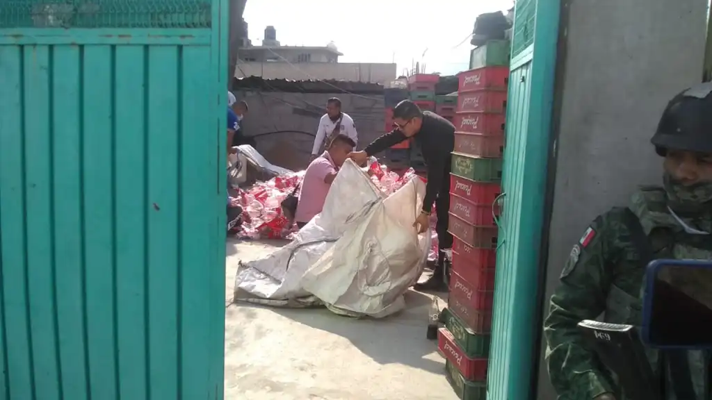 Fábrica dónde Elaboran Refresco de  Cola Pirata la Aseguran en los Reyes  La Paz en Edoméx