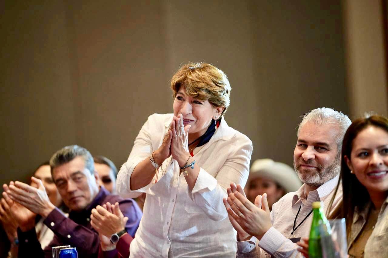 Delfina Gómez asiste a sesión extraordinaria del Consejo Nacional de MORENA en la CDMX