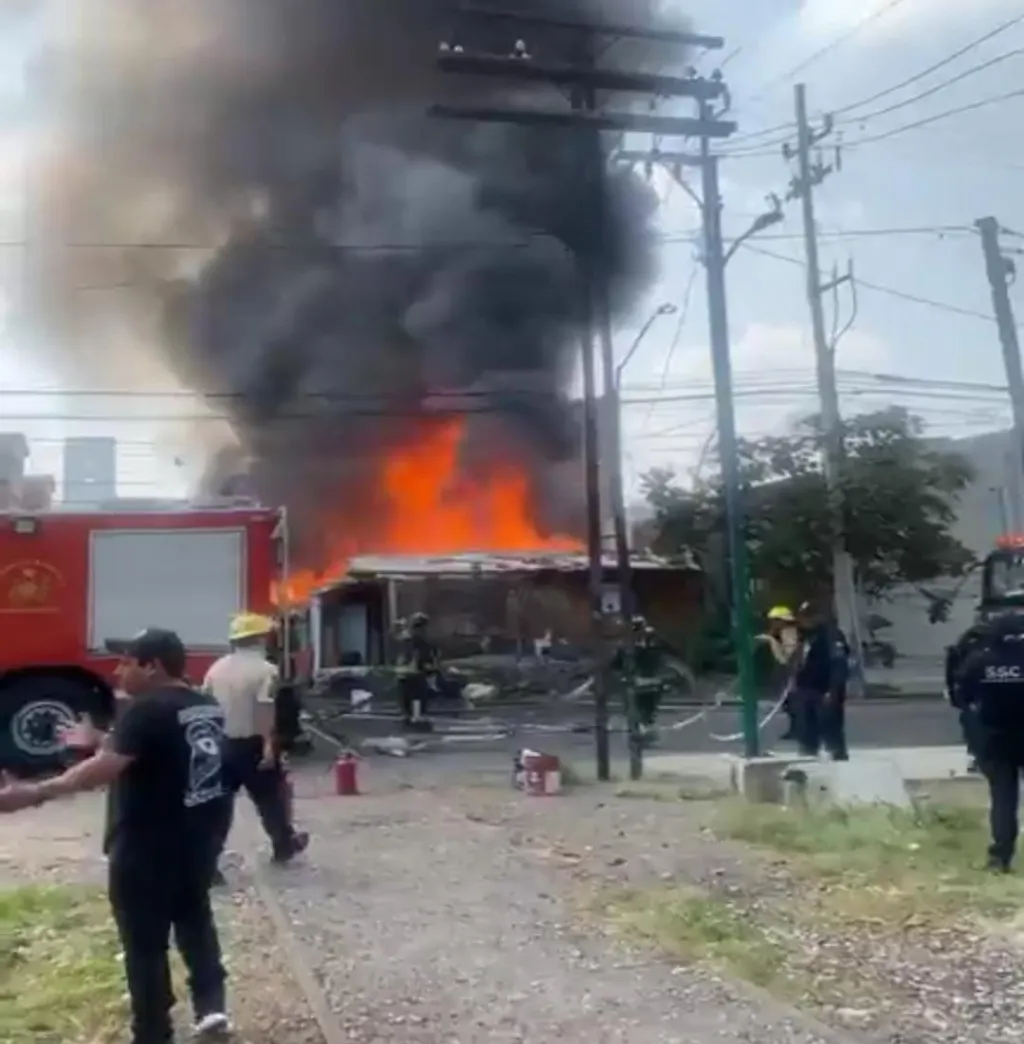 En Alcaldía Cuauhtémoc CDMX 200 Personas fueron Evacuados de Vivienda de Lámina por Incendio