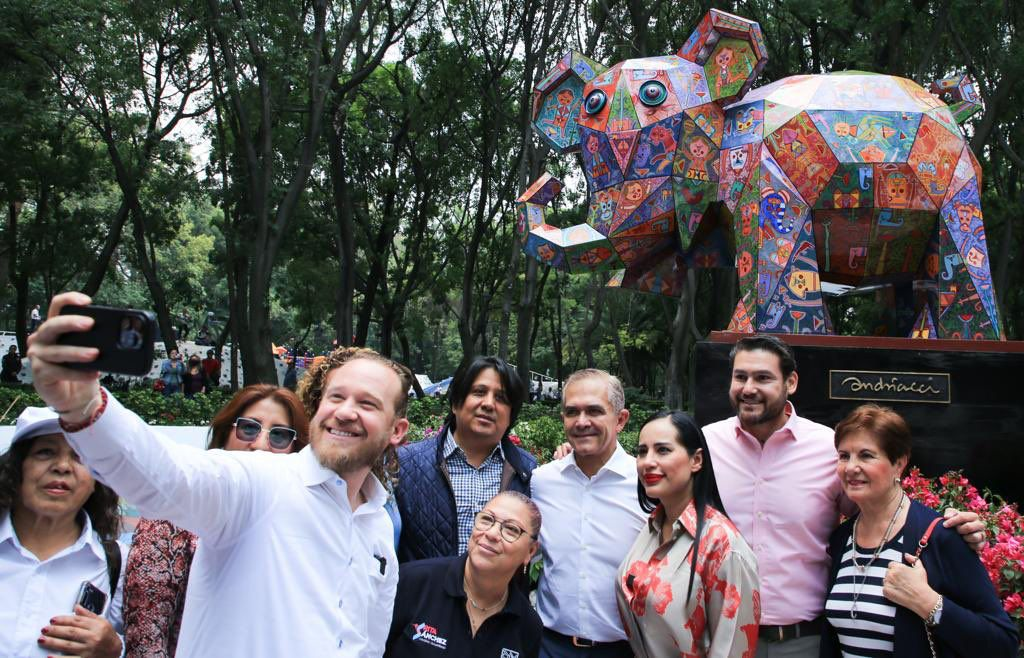 Sandra Cuevas reinaugura el Jardín Rampo López Velarde, acompañada de Miguel Ángel Mancera y de Santiago Tab oada