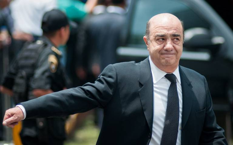 FGR pide 82 años de cárcel contra Murillo Karam