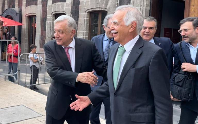 Empresarios prometen a AMLO invertir 30 mil mdd en México