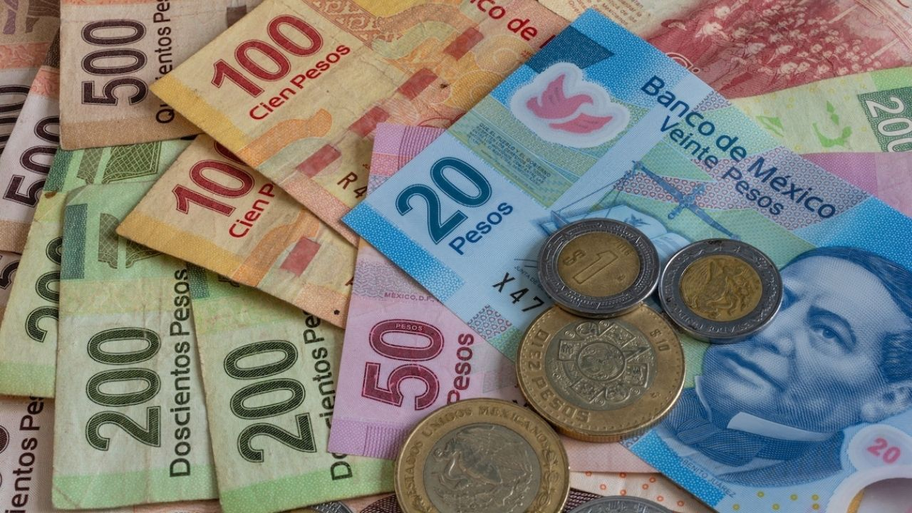 Empleados del Gobierno de la CDMX tendrán un incremento salarial a 25 mil 869 pesos