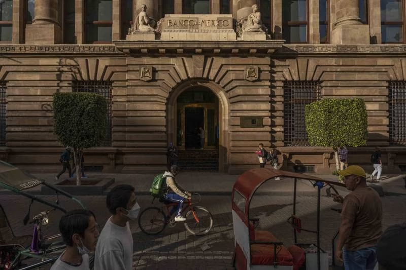 Banxico puede recortar tasa de interés en noviembre. Heath