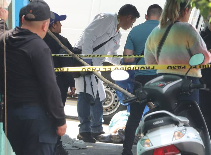 Sicario ejecuta a sujeto y huye del lugar sin ser atrapado