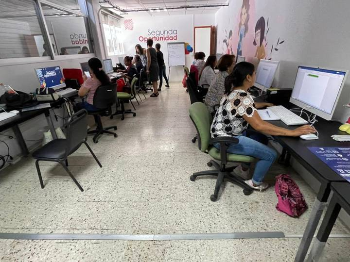 Edomex impulsa programa “Segunda Oportunidad” que impulsa el desarrollo de las mujeres