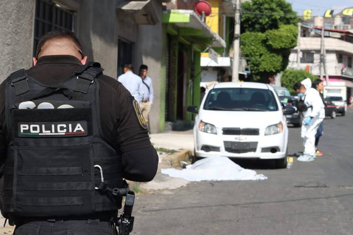 Ejecutan a hombre en una cita para vender su vehículo atrás del Reclusorio Oriente