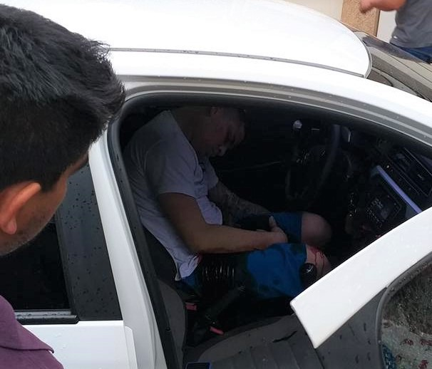 Ejecutan a sujeto a bordo de su vehículo de lujo