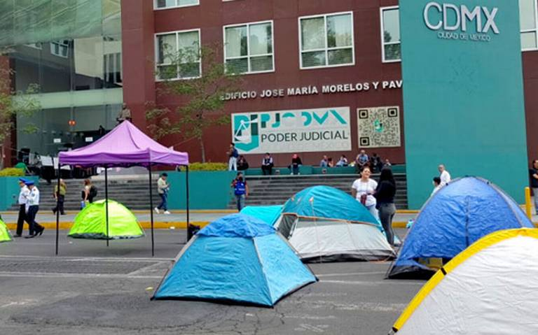 Cierran la circulación por plantón contra la violencia vicaria en Ciudad Judicial