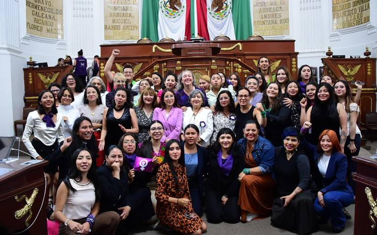 Inauguran el Parlamento de Mujeres de la CDMX