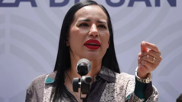 Sandra Cuevas acusa a concejales de Morena por violencia de género