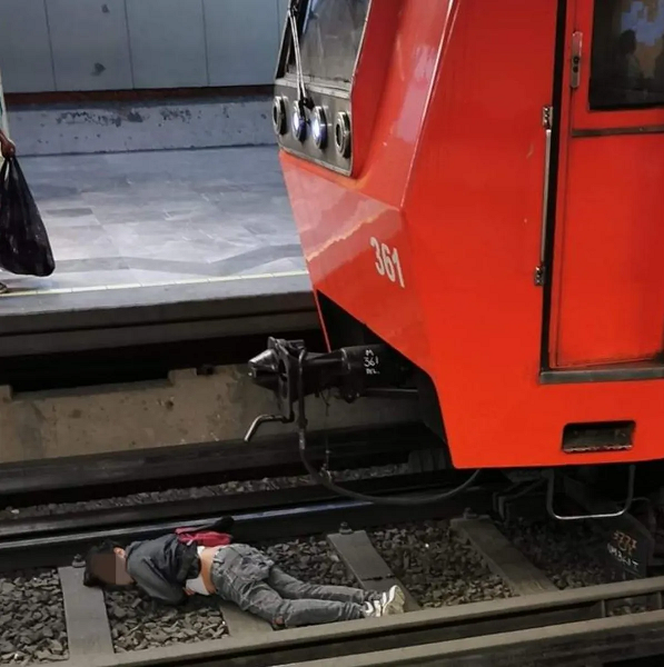 Falle jefe de la estación Oceanía al caer a las vías del metro